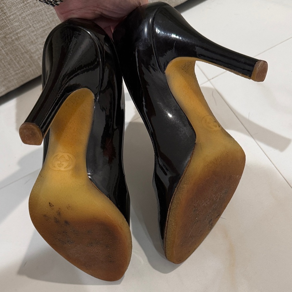 Gucci Black Patent Leather Heels - Picture 4 of 4